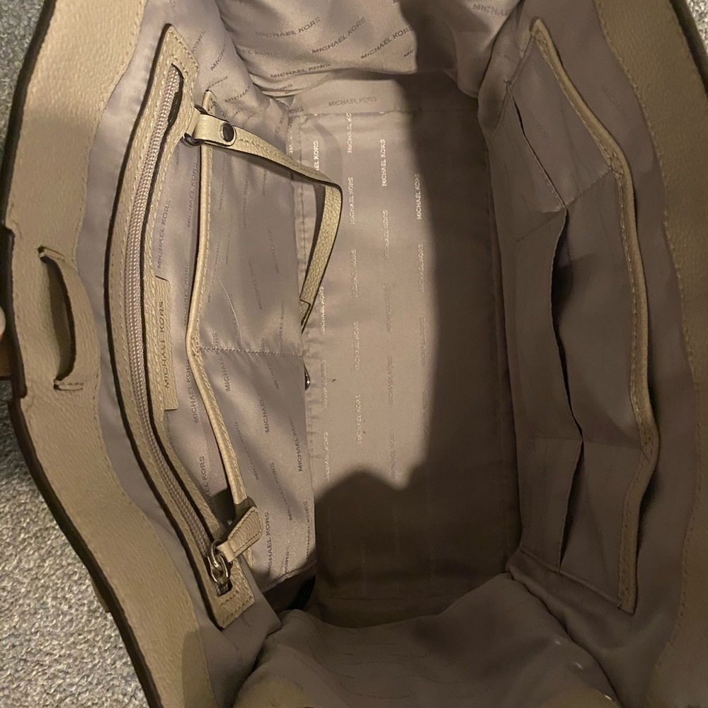 MK Handbag Bond large leather satchel/shoulder bag - Picture 9 of 10